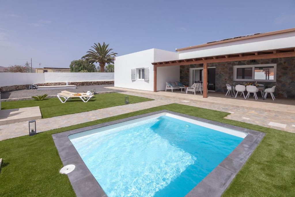 Villaverde Villa | Holiday Villa Rustika Luxe 2 Rural, Pool, BBQ, Mountain view by Holidays Home