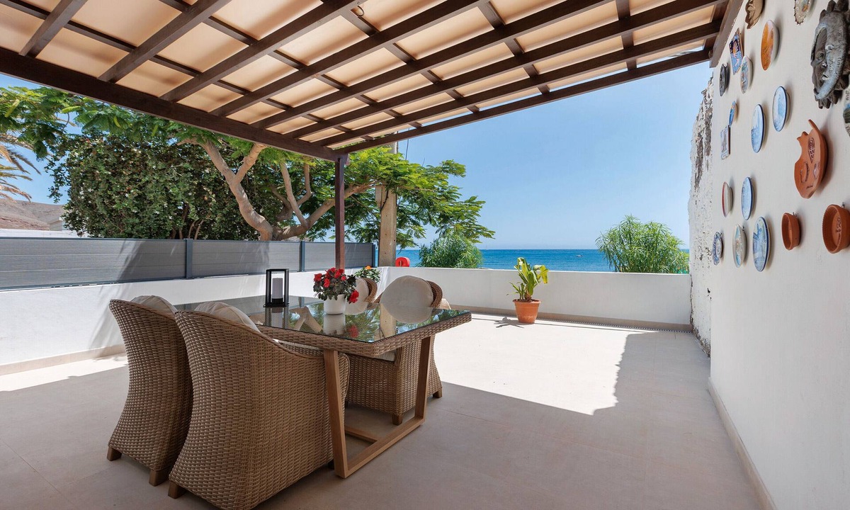 Pajara Apartment | Holidays 'La Lajita Beach Studio' with Sea View, Wi-Fi and Air Conditioning