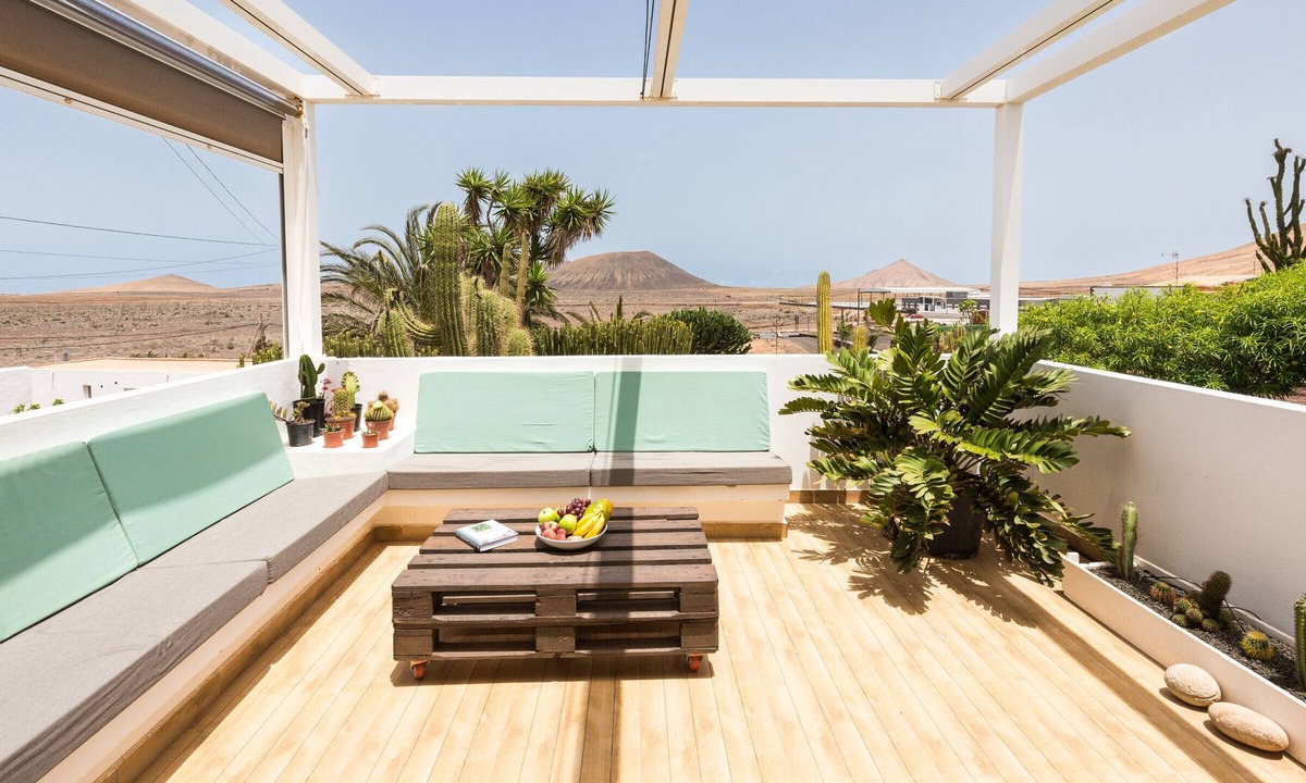 Villaverde Villa | Home2Book Casa Hinode