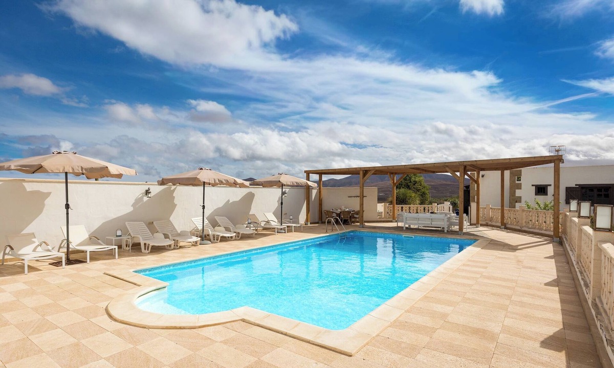 Puerto del Rosario Villa | Home2Book Serenity Villa with Private Pool