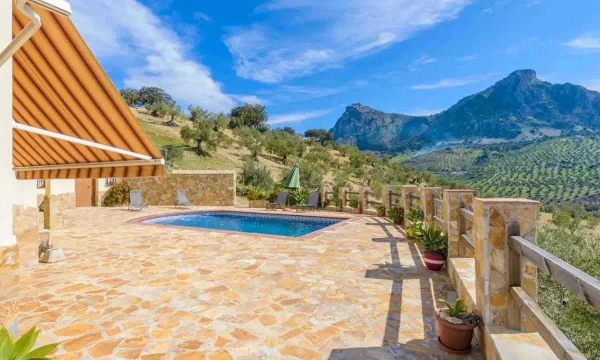 El Gastor Ski Chalet | Homerez - Chalet in El Gastor