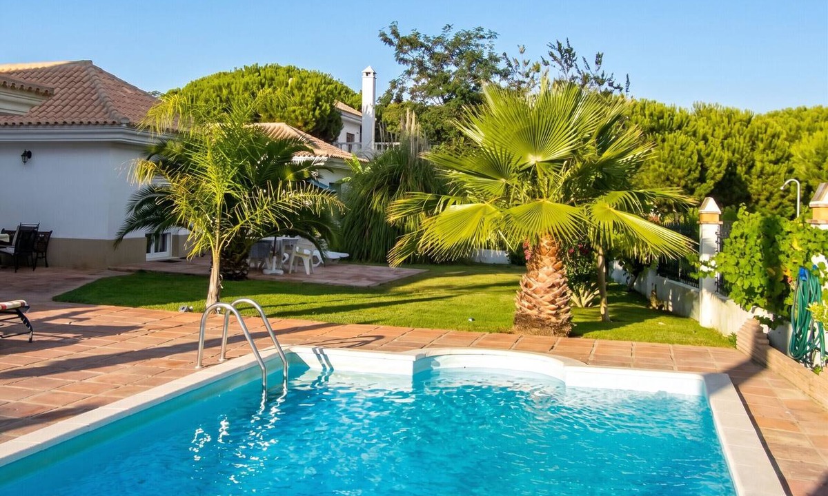 Nuevo Portil Villa | Homerez - Villa in Nuevo Portil