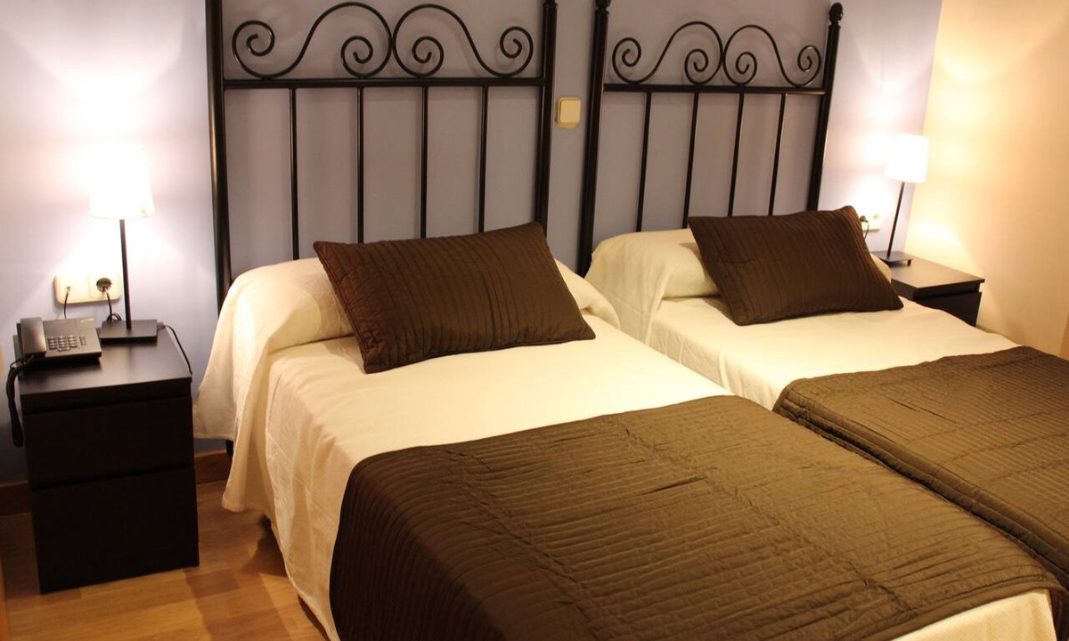 Piedralaves Hostel | Hostal Mainz