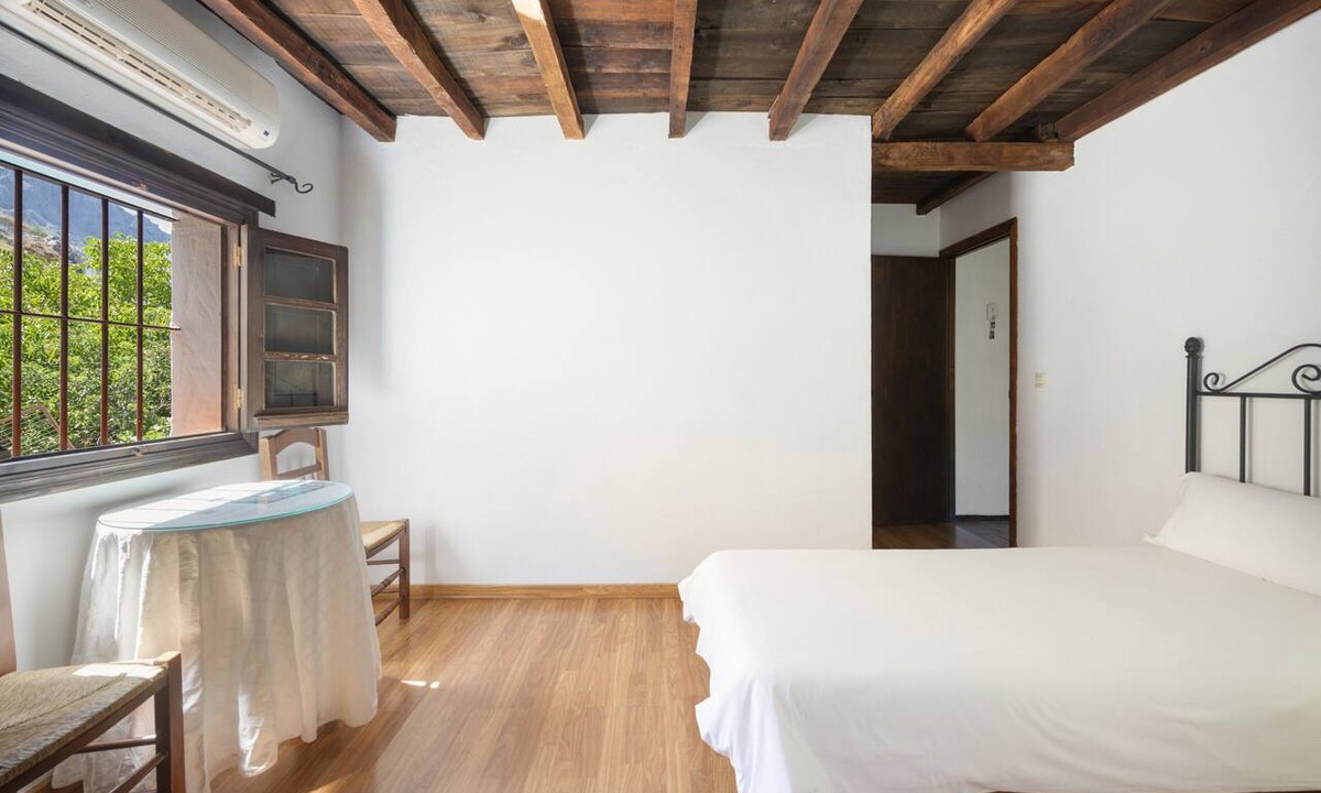 Benaocaz Apartment | Hostal Posada El Parral – Private Pool and Restaurant in the Sierra de Cádiz
