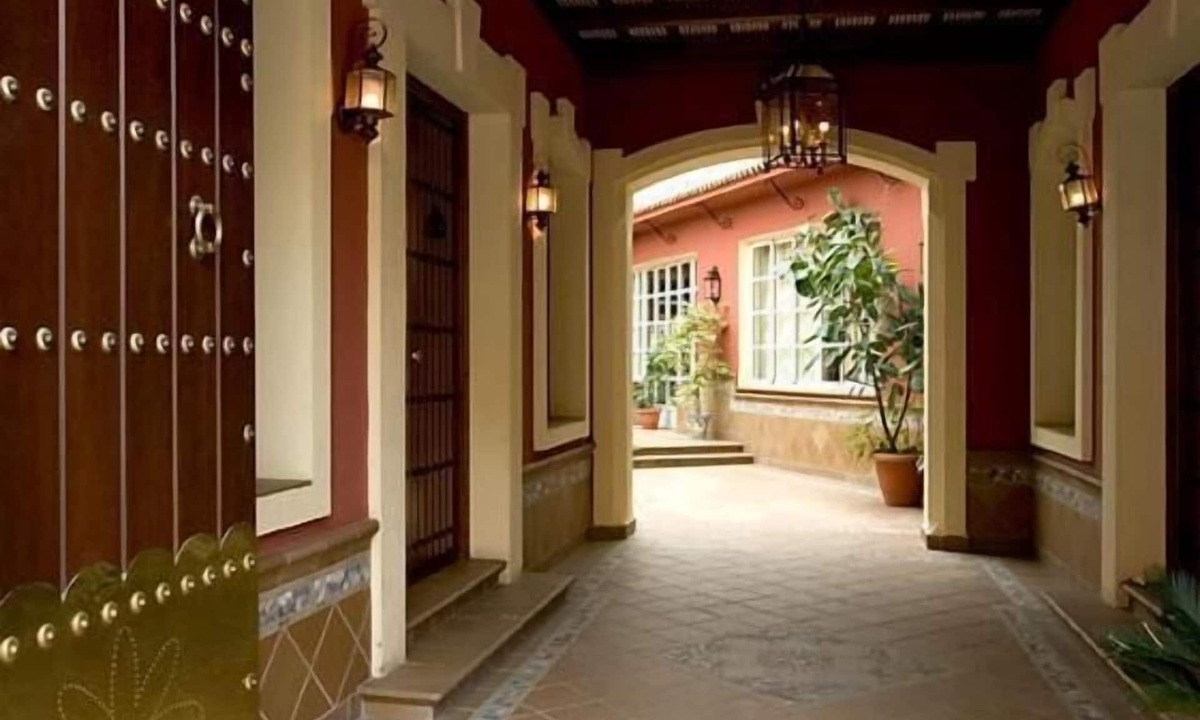 Los Palacios y Villafranca Hotel | Hotel Manolo Mayo
