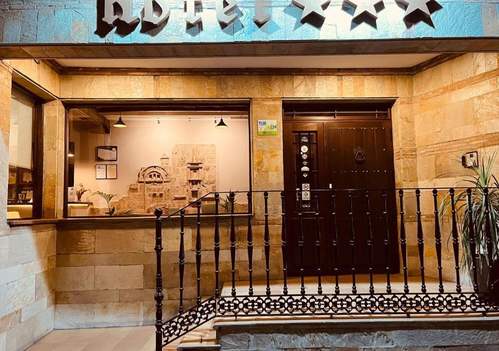 Cazorla Hotel | Hotel Tharsis