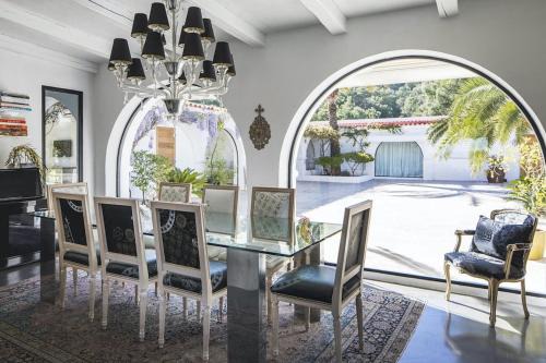 Sant Josep de sa Talaia Villa | Impressive Ibiza Villa El Zafiro 6 Bedrooms Private Gym & Views