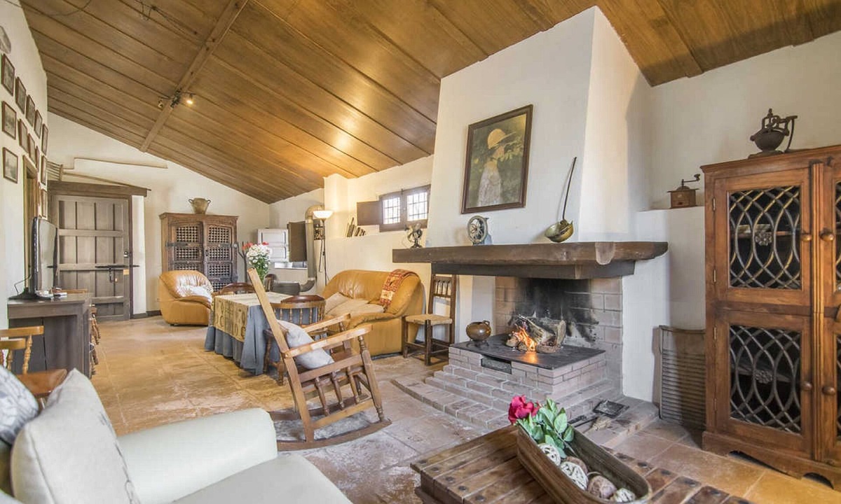Escoznar House | LA CASILLA, Beautiful Andalusian Cortijo with charm, totally restored for 7 pax