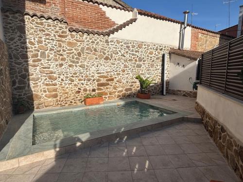 Navalcan House | La Casina Casa rural con piscina privada y patio cerca de Gredos