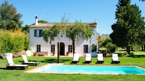 Constantina Villa | La Escribana