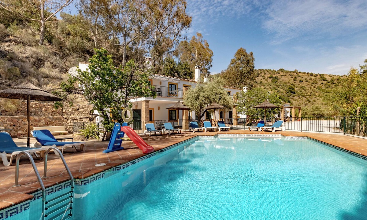 Malaga-Este Villa | La Higuera Converted stables at Padre Aviles, Pool, Tennis, Family-Friendly
