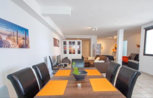 Playa Blanca Apartment | Las Arecas Apartment