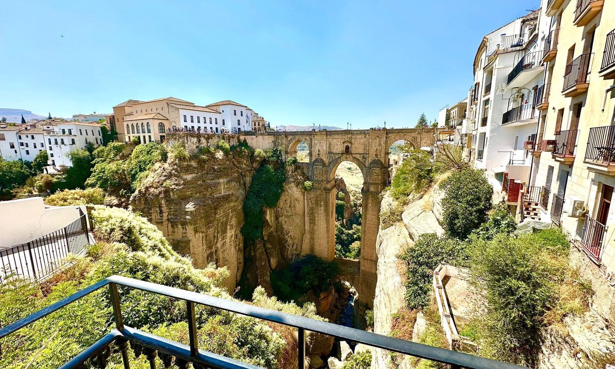 Ronda House | Live Ronda Like Never Before-4-Suite Home with Iconic Views of El Tajo Bridge