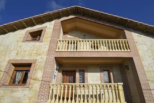 Coca House | LOS ALISOS Segovia