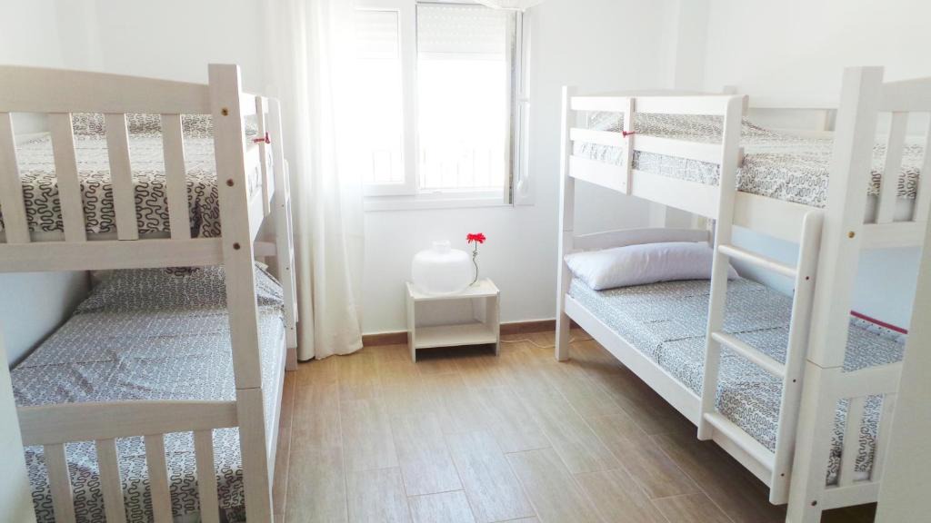 Atlanterra House | LOVELY CENTER APARTMENTS LUZ ZAHARA, adosado con jardín