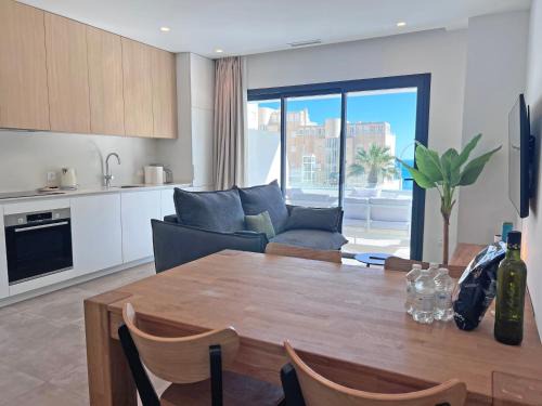 Muchamiel Apartment | Lujo, Piscina, Terraza frente al Mar y Parking Privado - BajoD