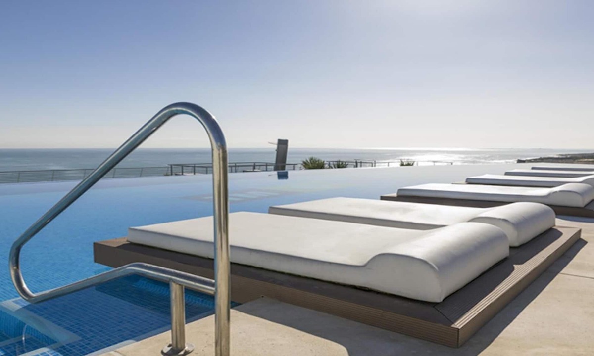 Els Arenals del Sol Apartment | Luxurious Beachfront penthouse apartment infinity View