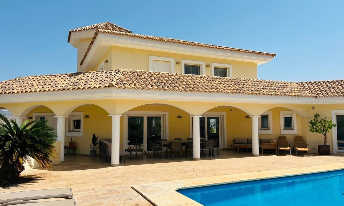 Mijas Villa | 'Luxurious villa in the sun' with Sea & Mountain View, Pool, A/C & Wi-Fi