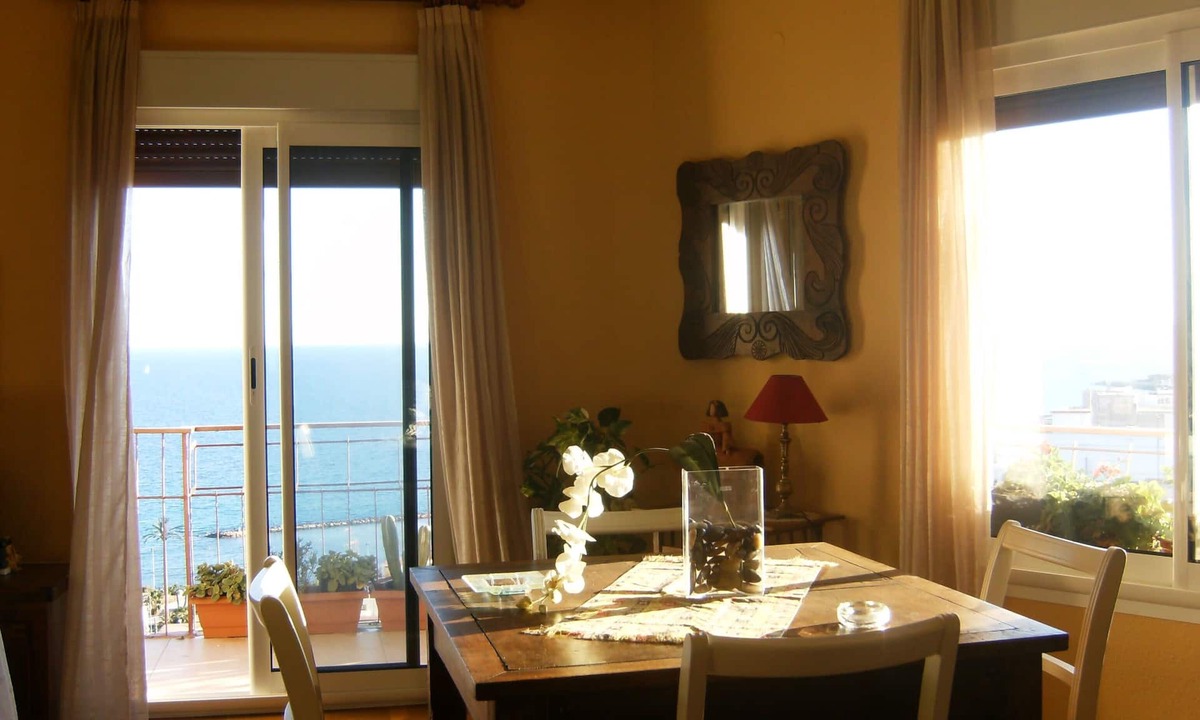 Raval Roig Apartment | Luxury apartment in the center of Alicante with sea views
