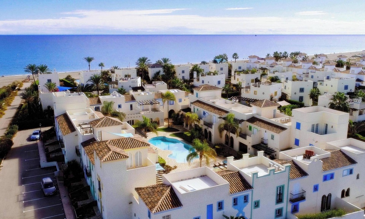 Las Herrerias House | Luxury beach house 50 meters from the beach, located in a closed community.