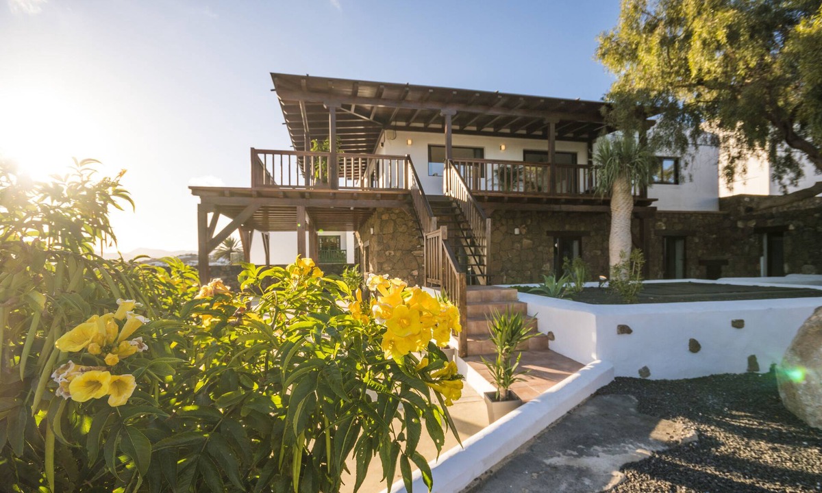 Macher Villa | LUXURY LANZAROTE SUPER VILLA 7 BEDROOMS/8 BATHROOMS