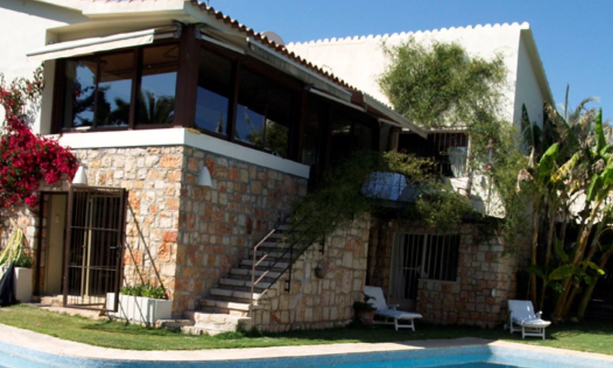 Puerta de Hierro Villa | luxury villa in residential area of ​​benidorm
