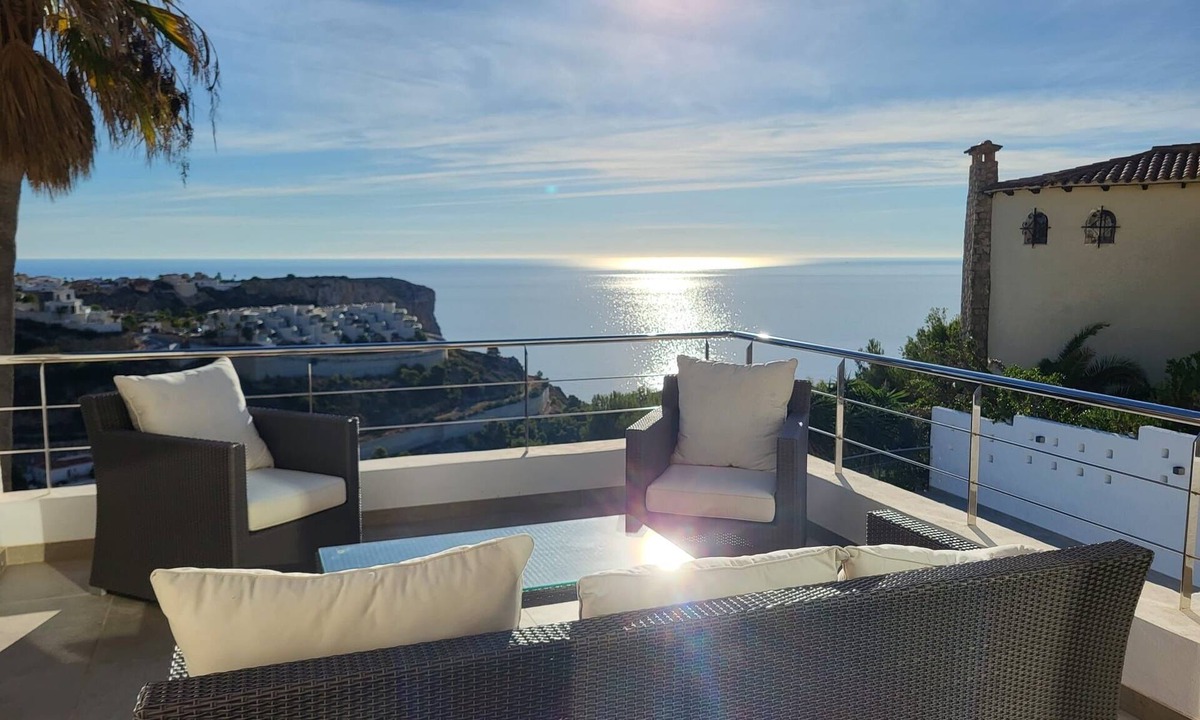 Cumbre del Sol Villa | Magnificent Villa with swimming pool and panoramic view, ideal for 6 people.