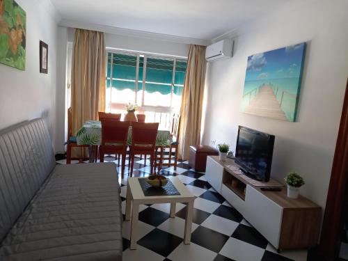 Los Tilos Apartment | Malaga downtown and beach apartment