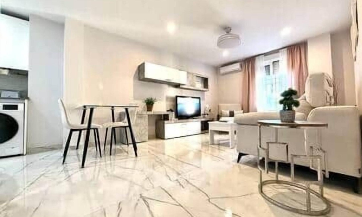 Centro Comercial Apartment | Mirador de Santa Marina Complete