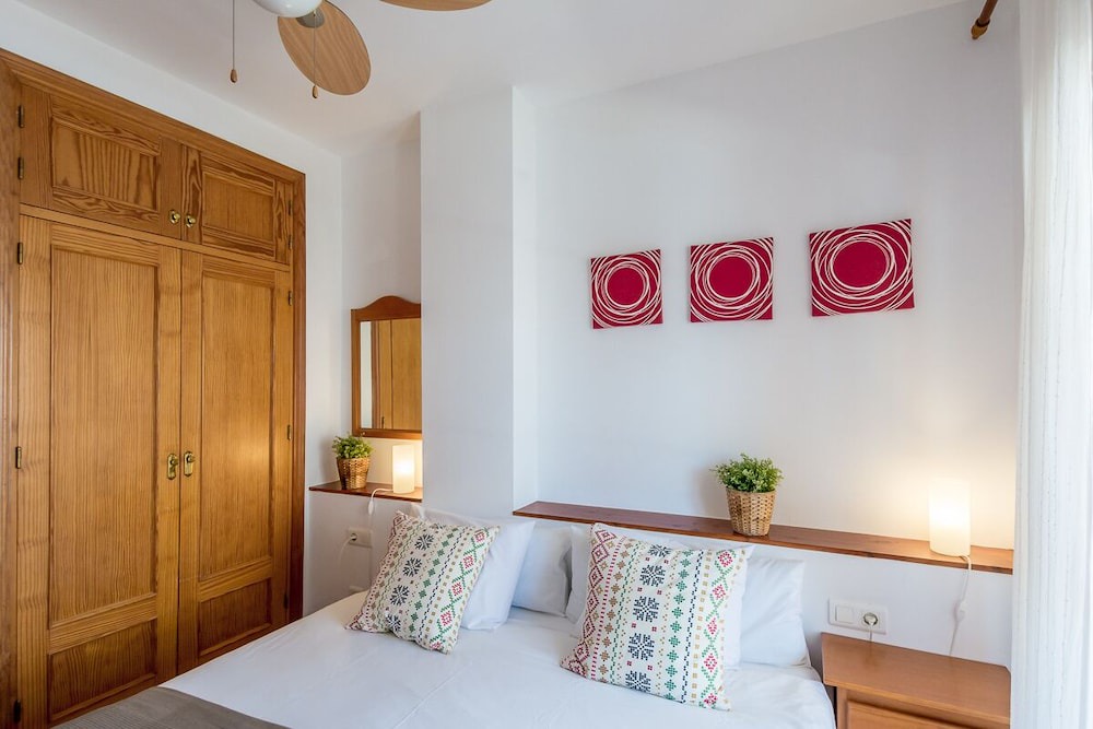 Nerja Apartment | Nerja center - 75 meters from the beach - sea view - 2 balconies - 2 bedrooms