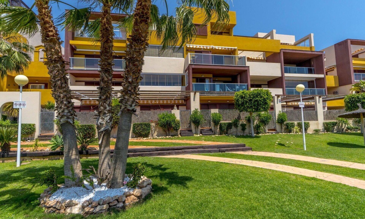 Flamenca Beach Apartment | Nice apartment for 4 guests with A/C, pool, WIFI, TV, terrace and pets allowed