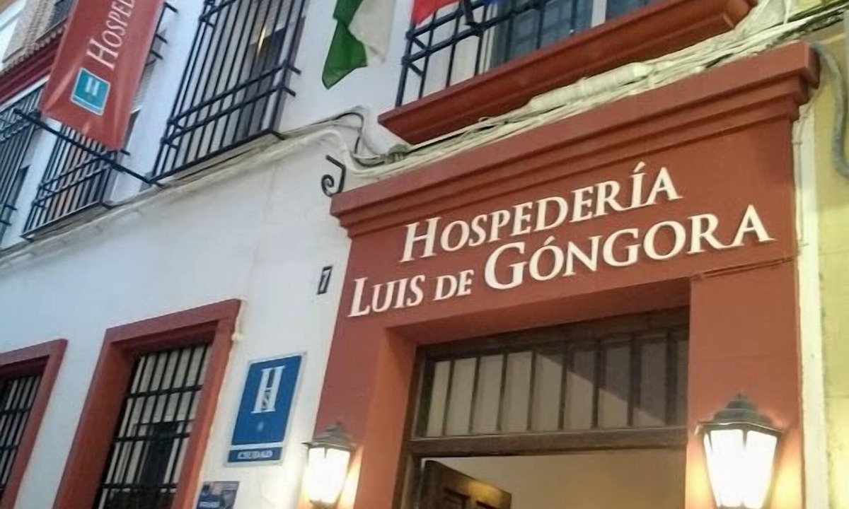 La Trinidad-San Juan y Todos los Santos Hostel | Orfebre Góngora