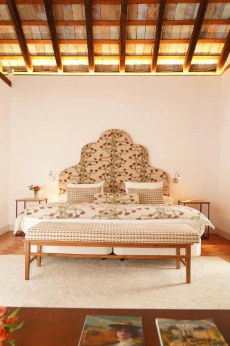 Lora Del Rio Hotel | Palacio de los Leones