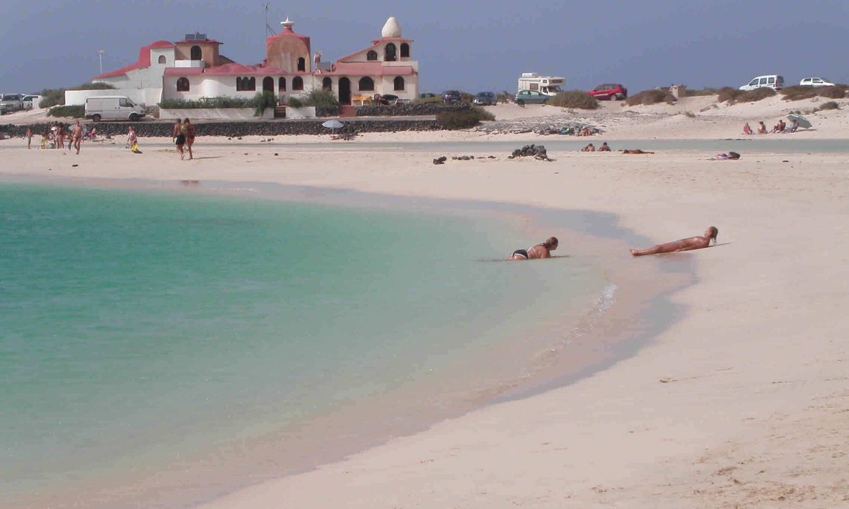 El Cotillo Apartment | Perfect location in El Cotillo, ground floor 2 bedroom apartment