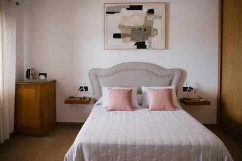 Puerto del Rosario Apartment | Pink Room - Blossom Double Private Room in Villa Barbuja