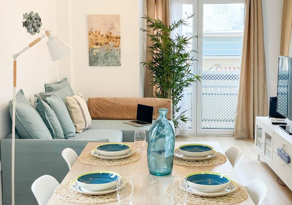 Barri Vell - Santa Creu Apartment | Piso en primera línea con vistas al Castillo