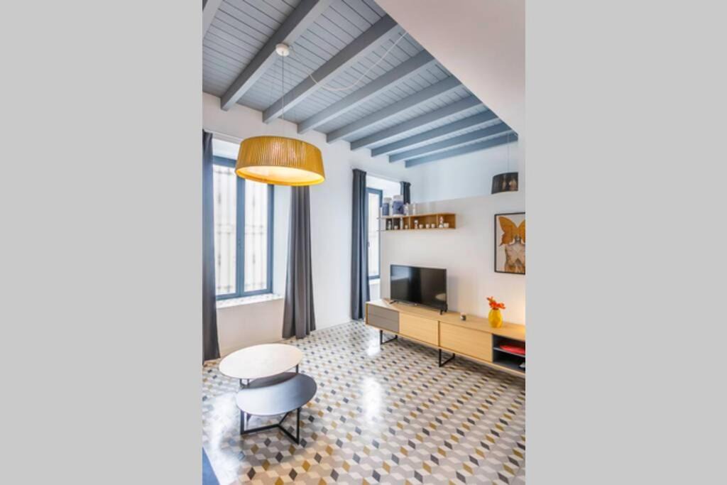 San Vicente Apartment | POP ART GOLES de Sevilla
