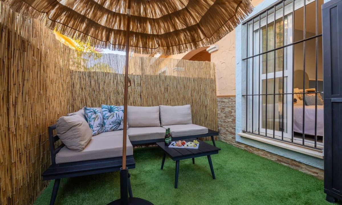 Puerto Rey Apartment | Private Chill-out | NETFLIX| 8min Beach | Family