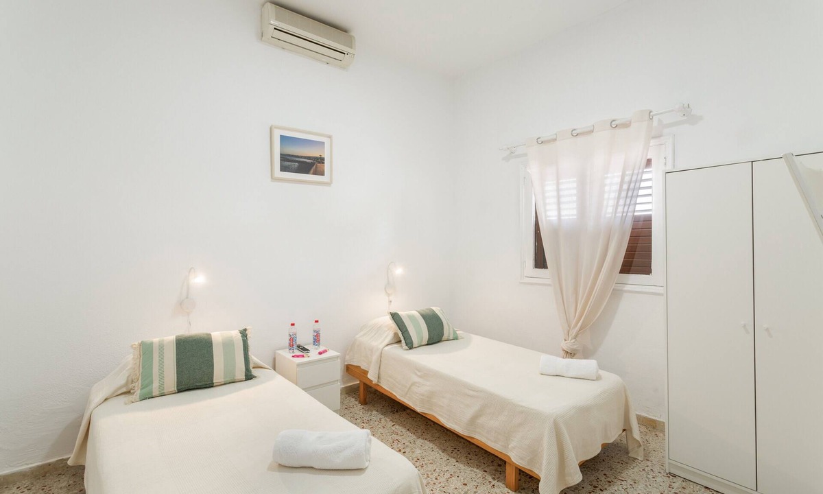 Playa de Arinaga Apartment | Quadruple Room
