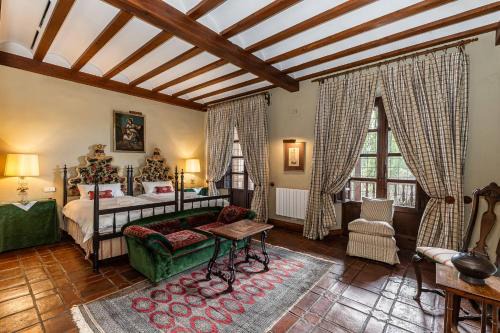 Arges House | Queens hotel Toledo