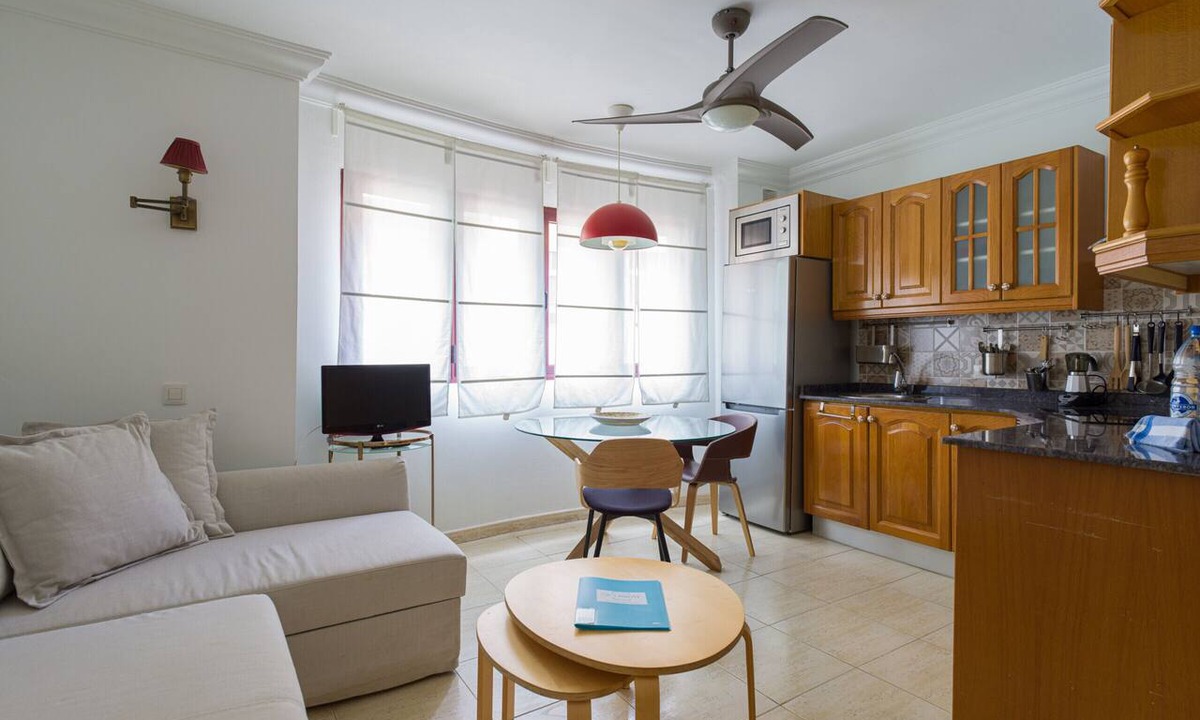 Las Palmas de Gran Canaria Apartment | Quiet behind the beach By CanariasGetaway