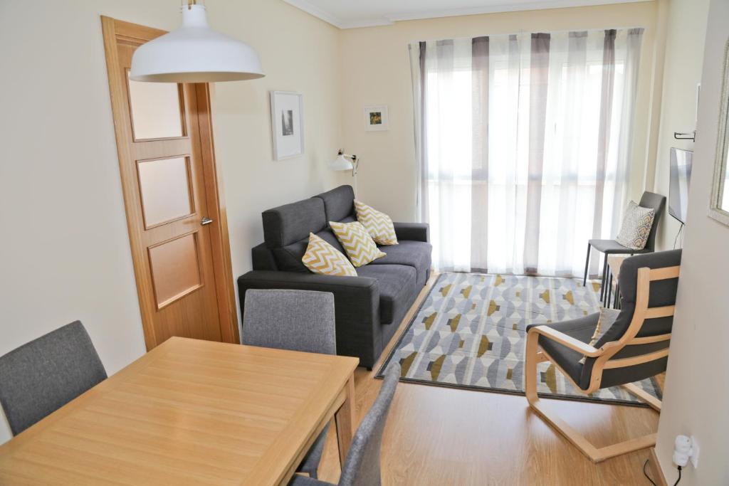 Campoamor Apartment | Quiet, Modern Apartment