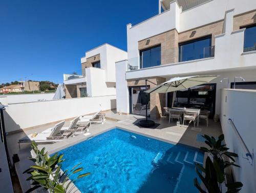 Los Montesinos House | R-40-F Exclusive Villa with jacuzzi