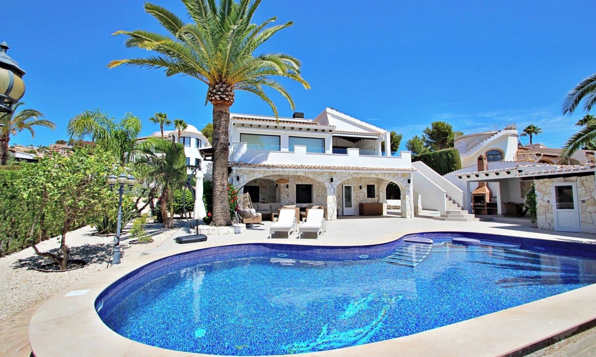 San Jaime Villa | Relaxa - modern Villa with pri. pool & sea views in Benissa