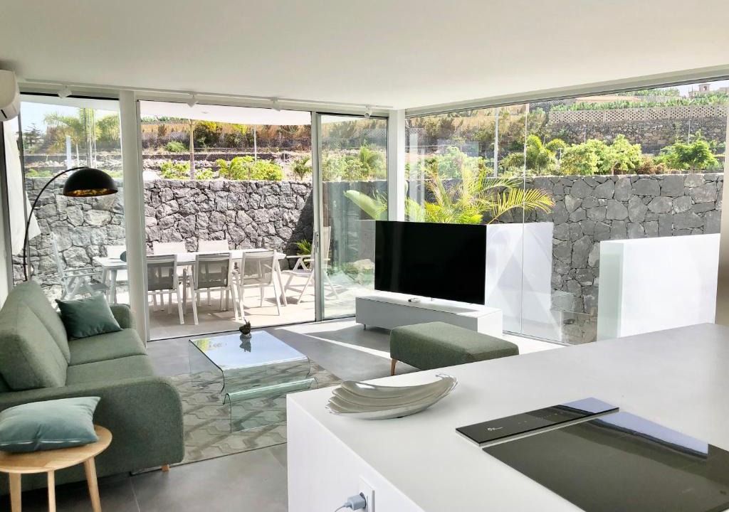 Adeje Villa | ROCABELLA LUXURY VILLA