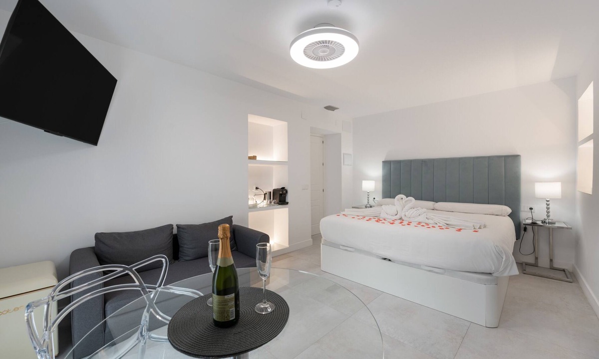 Carratraca Bed & Breakfast | Rocio Double Room with Whirlpool Bath