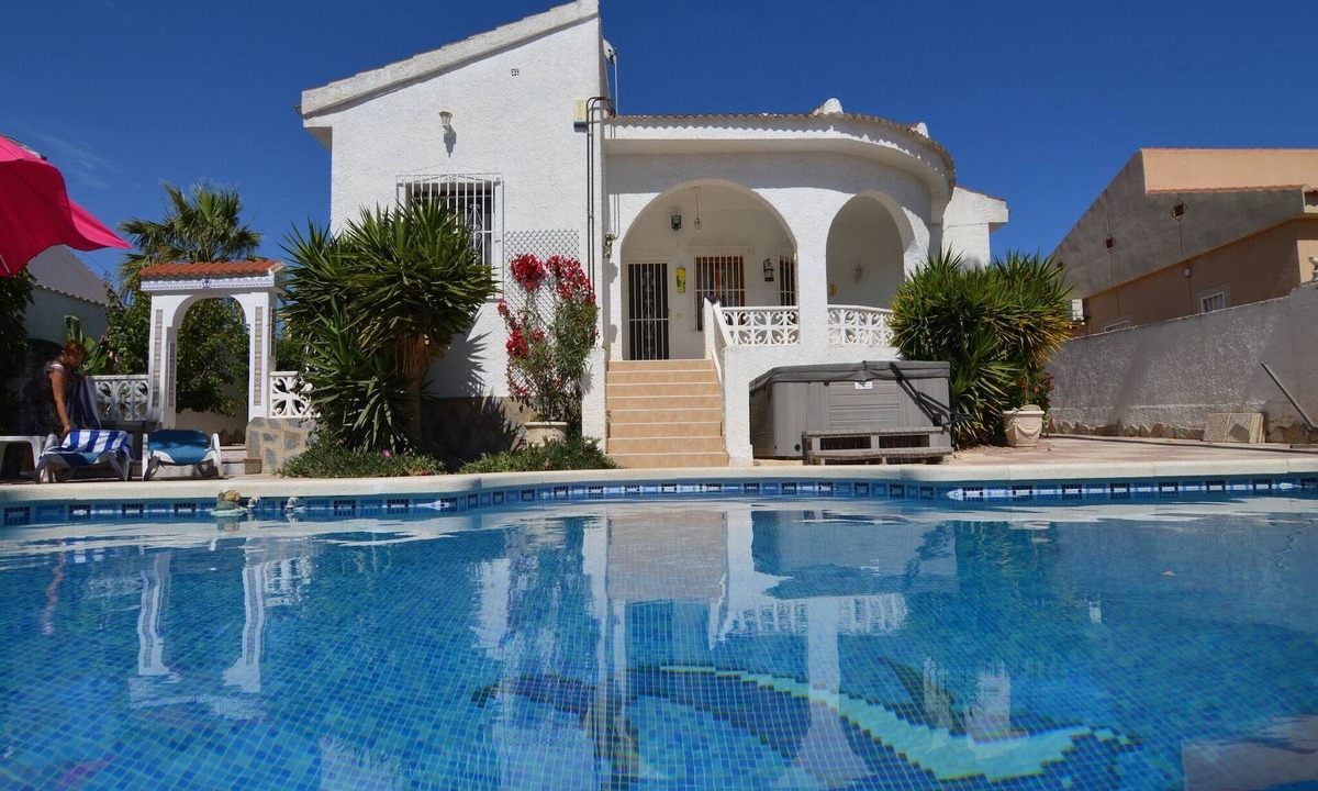 Quesada Villa | Rojales Villa with Jacuzzi