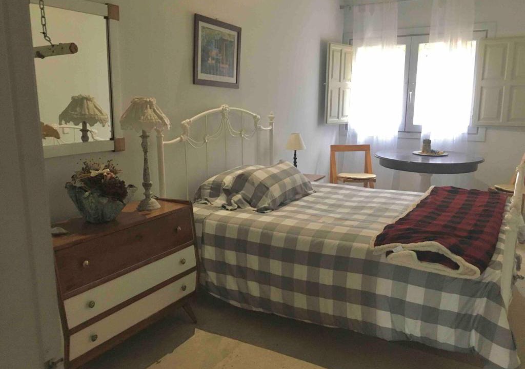 Candeleda House | Room in Bungalow - Cozy guest room with double bed