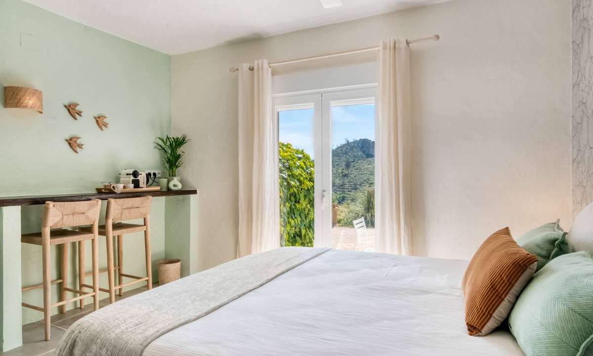 Adsubia Apartment | Room 'Menta' with Mountain View, Wi-Fi and Air Conditioning