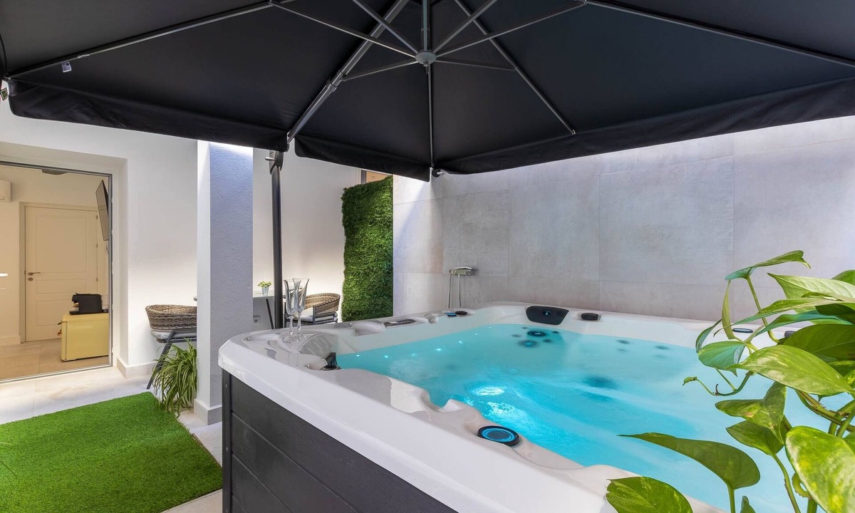 Carratraca Bed & Breakfast | Room Sofia Spa – Private Hot Jacuzzi